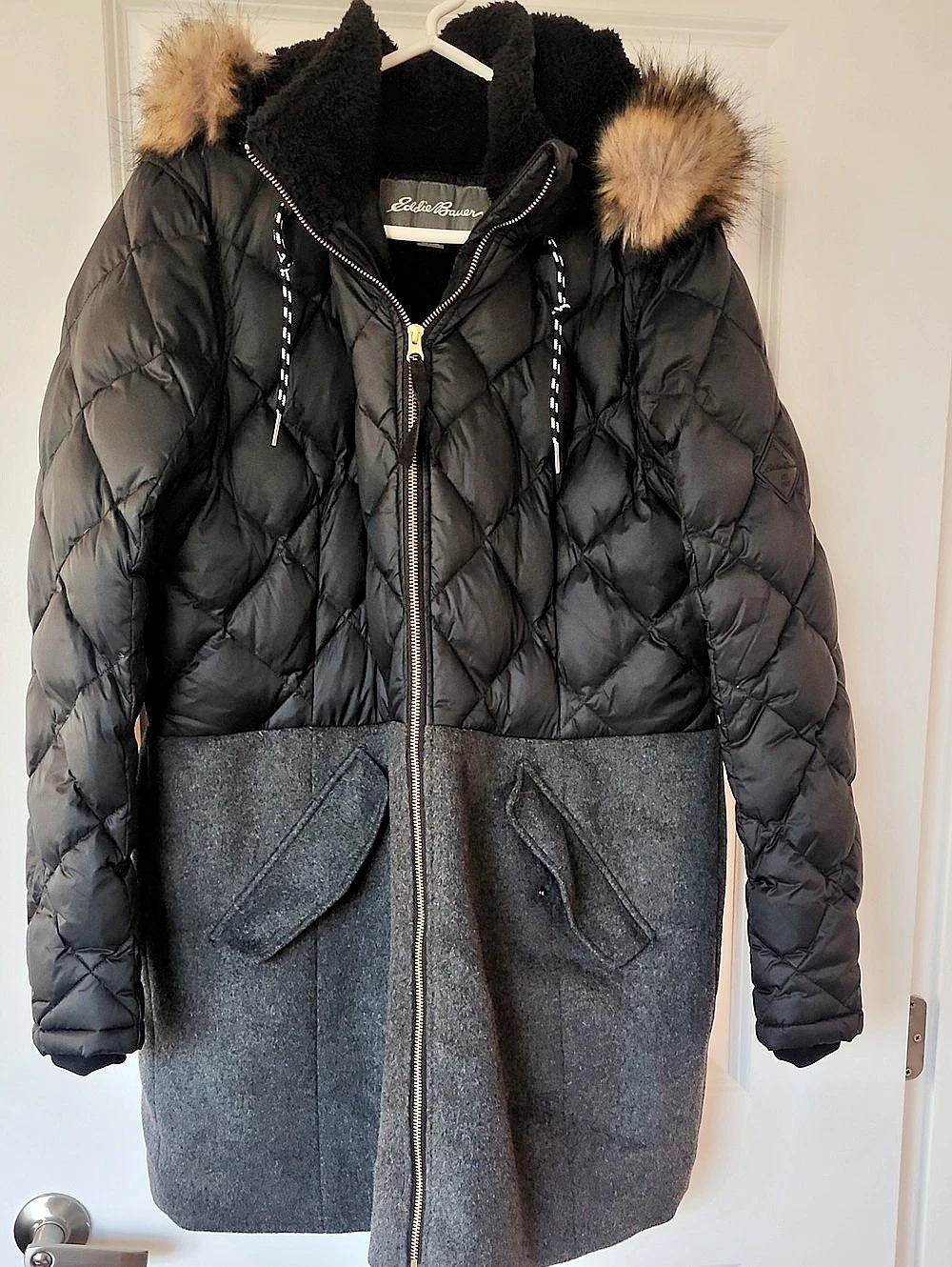 Eddie Bauer Quilted Hooded Coat in Black & Gray XL Like New